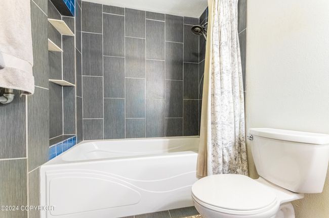 Full bath on 2nd level | Image 42