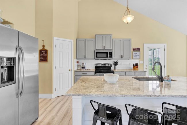 Kitchen | Image 6