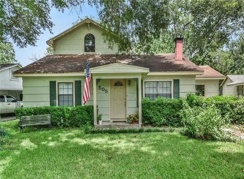 505 N Walnut Ave, Eagle Lake, TX, 77434-1745 | Card Image