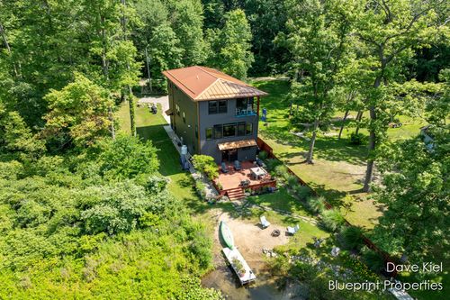 6840 Flower Dr, Delton, MI, 49046-7823 | Card Image