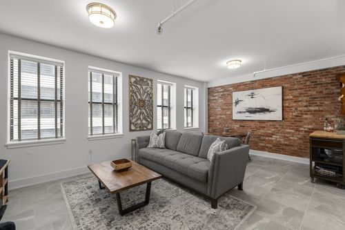 305-700 Church St, Nashville, TN, 37203-9601 | Card Image
