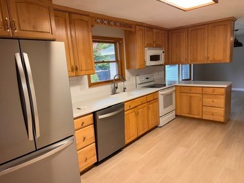 2-2 Corey Dr, Peabody, MA, 01960-3718 | Card Image
