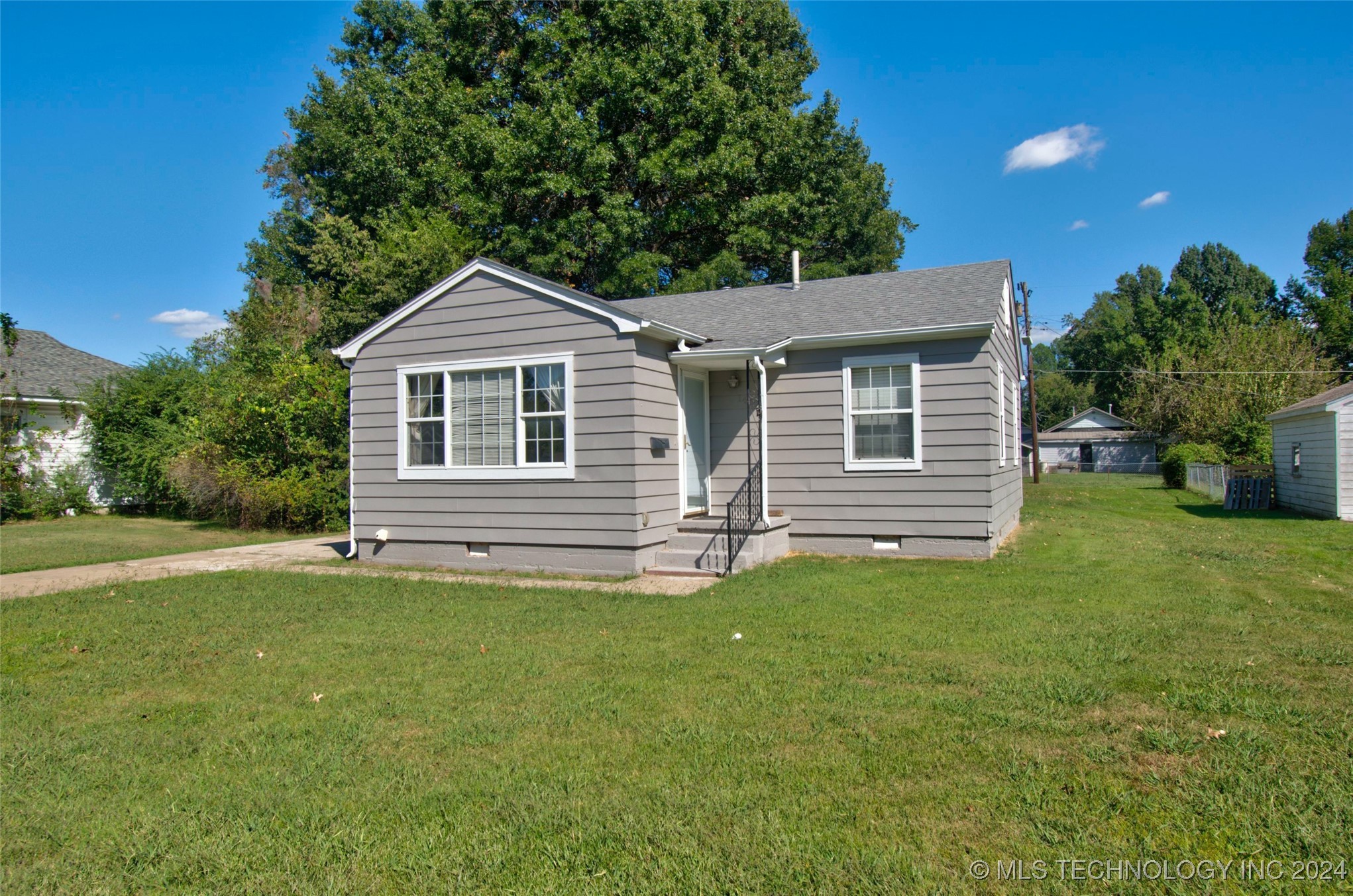Locust St, Muskogee, OK 74403