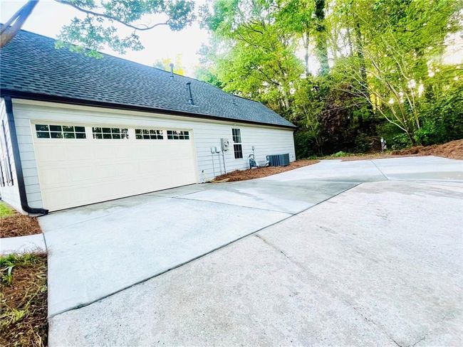 7675 Lanier View Rdg, House other with 3 bedrooms, 2 bathrooms and 2 parking in Cumming GA | Image 46