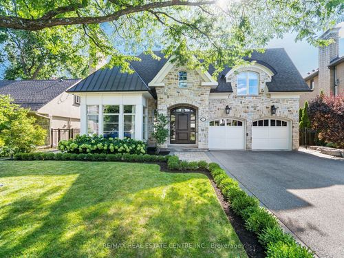 122 Wimbleton Rd, Etobicoke, ON, M9A3S6 | Card Image