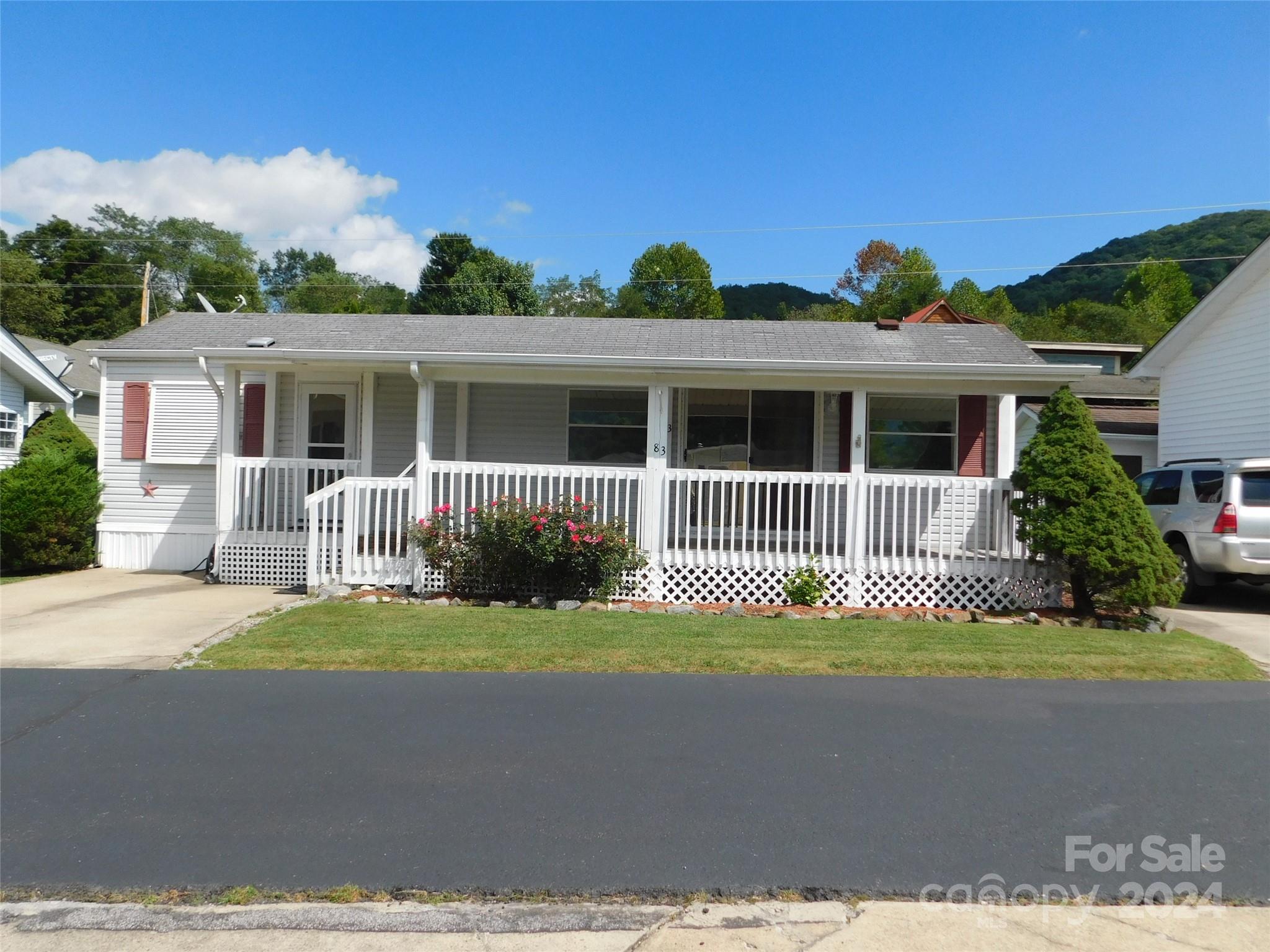 Summer Place Dr, Waynesville, NC 28785