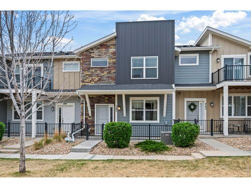 747 Robert St, Longmont, CO, 80503-9442 | Card Image