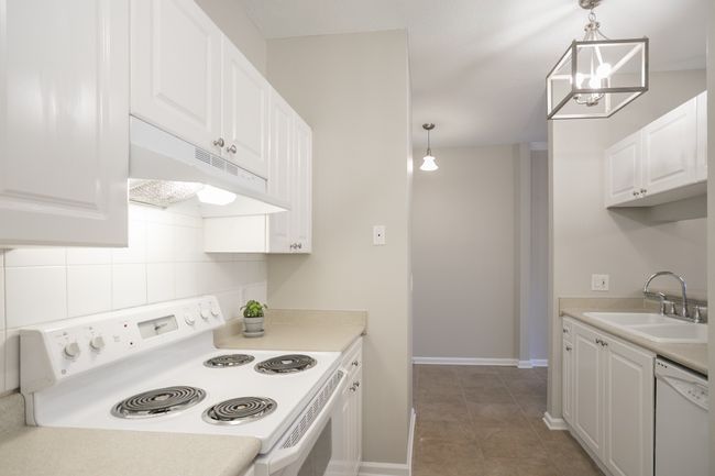 Welcome Home! Amazing location in the heart of Green Hills. close to downtown, the Mall at Green Hills, Belmont, Vanderbilt and hospitals, Music Row. Ground floor in gated community. Pool clubhouse and fitness center | Image 7