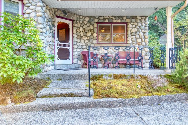 5487 Brooks Road, House other with 4 bedrooms, 4 bathrooms and 6 parking in Halfmoon Bay BC | Image 30