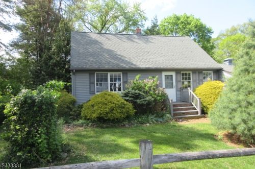 12 Jericho Rd, Butler, NJ, 07405-1606 | Card Image