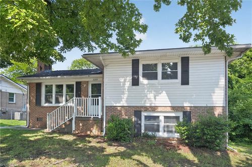 2204 Maybank Dr, Greensboro, NC, 27403-3719 | Card Image