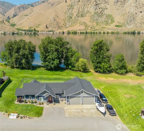 24 Moser Ln, Orondo, WA, 98843-9625 | Card Image