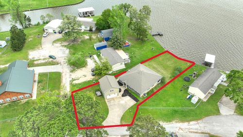 453 E Oak Shadows, Onalaska, TX, 77360-6497 | Card Image