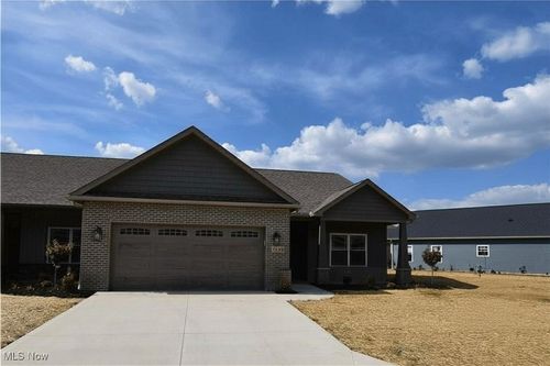 9248 Woodland Blue Dr, Seville, OH, 44273-8896 | Card Image