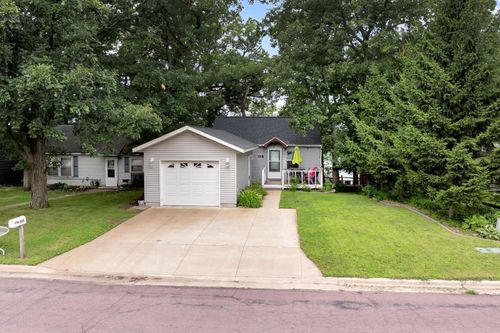358 E Amber Lake Dr, Fairmont, MN, 56031-3403 | Card Image