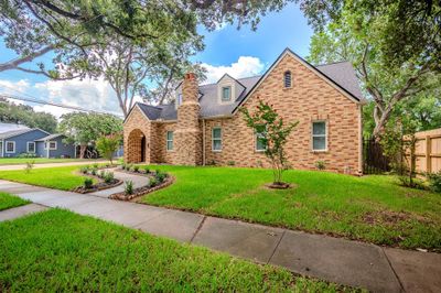 407 E Santa Rosa Street, House other with 2 bedrooms, 1 bathrooms and null parking in Victoria TX | Image 3