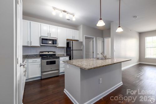 106-4310 Park Road, Charlotte, NC, 28209 | Card Image