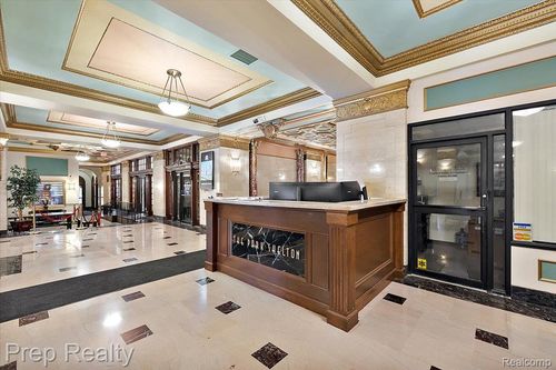 217-15 E Kirby St, Detroit, MI, 48202-4040 | Card Image