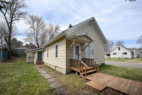 1665 2nd Ave, Cumberland, WI, 54829-9229 | Card Image