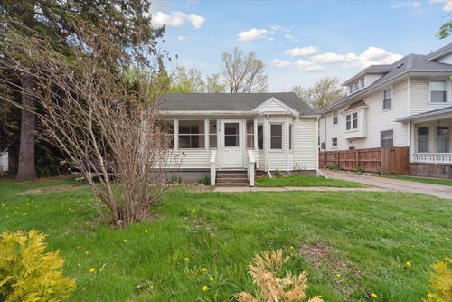 715 W Holmes Rd, Lansing, MI, 48910-4457 | Card Image