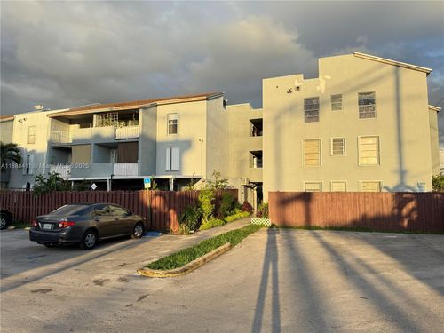 105-1725 W 60th St, Hialeah, FL, 33012-6806 | Card Image