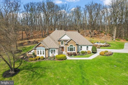 15 Maple Grove Rd, HANOVER, PA, 17331-8208 | Card Image