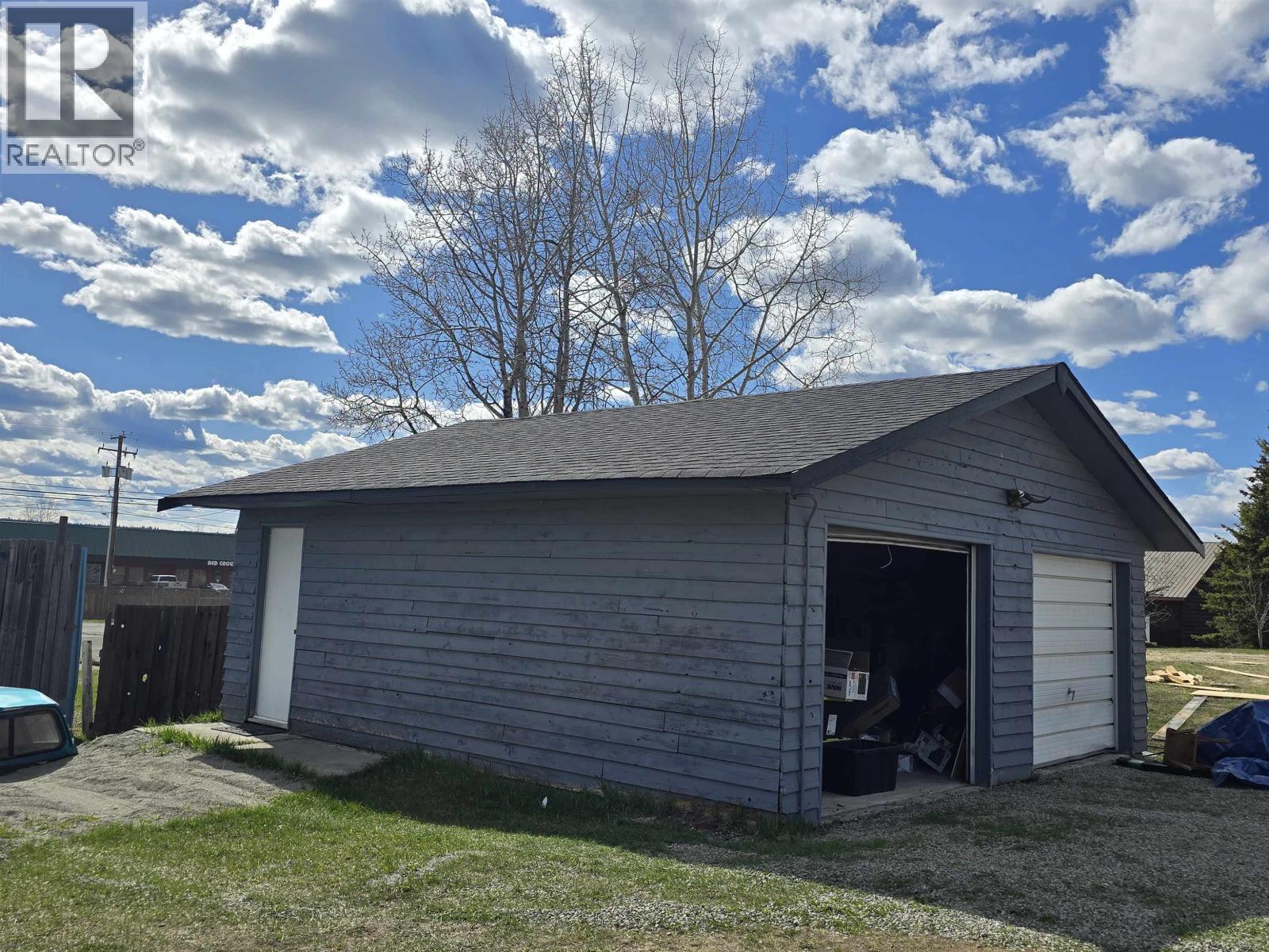 Residential in Lac La Hache 3