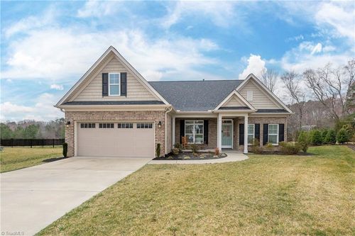102 Castle Pond Dr, Winston Salem, NC, 27107-9921 | Card Image
