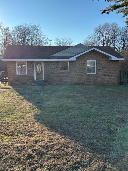 2722 Ann Dr, Clarksville, TN, 37040-5905 | Card Image