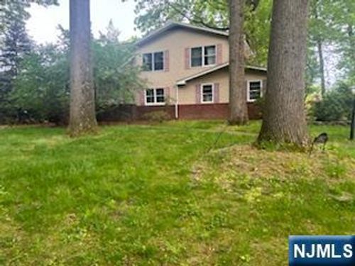 992 Ridge Ct, New Milford, NJ, 07646-1520 | Card Image