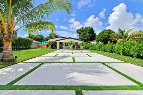 1566 Ne 174th St, North Miami Beach, FL, 33162-1437 | Card Image