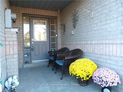 3497 Southwick St, House attached with 3 bedrooms, 4 bathrooms and 3 parking in Mississauga ON | Image 2