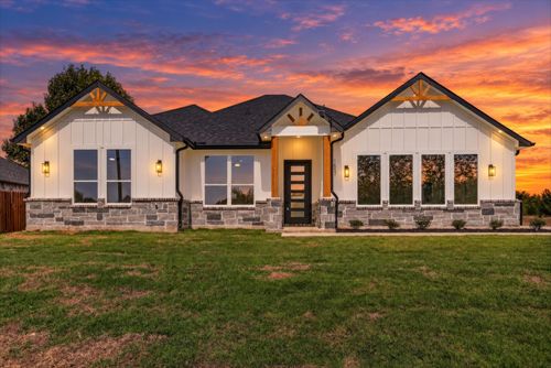1657 Brookview Dr, Lancaster, TX, 75146-9736 | Card Image