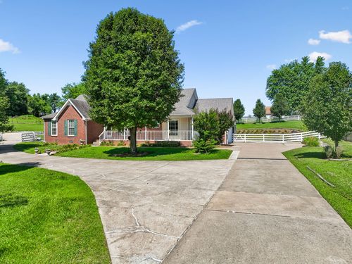 433 Bonnie Valley Dr, Lebanon, TN, 37087-8238 | Card Image