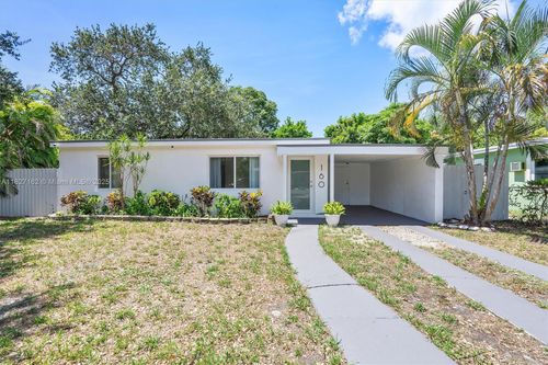 0-160 Nw 121st St, North Miami, FL, 33168-4514 | Card Image