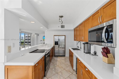 513-3600 Mystic Pointe Dr, AVENTURA, FL, 33180-2565 | Card Image