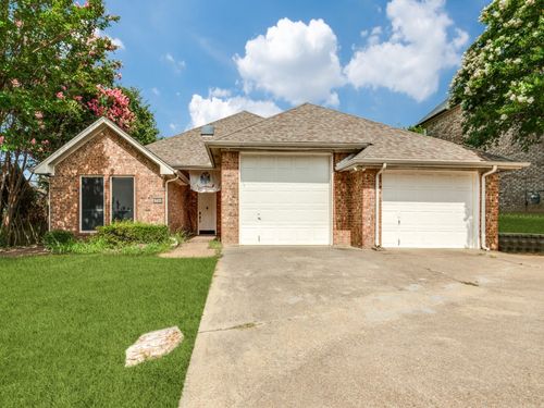 6415 Lake Bluff Dr, Dallas, TX, 75249-3017 | Card Image