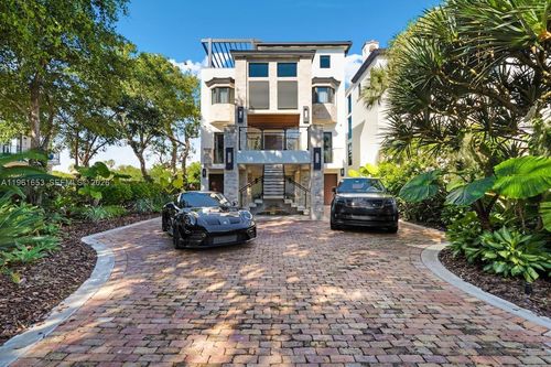 5860 Paradise Point Dr, Palmetto Bay, FL, 33157-2646 | Card Image