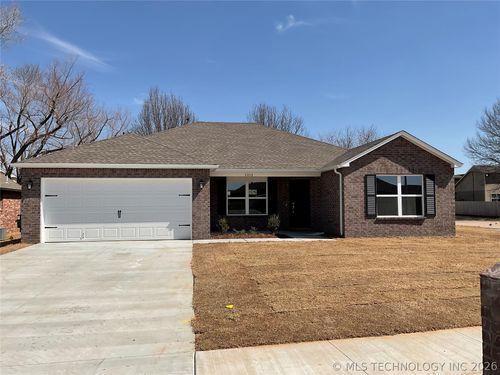 2008 Walnut Hill Ln, Claremore, OK, 74019-3702 | Card Image