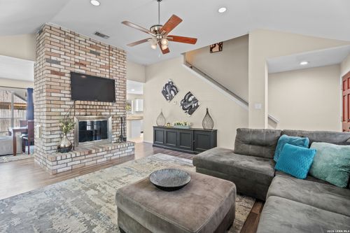 9219 Broxton Dr, San Antonio, TX, 78240-2859 | Card Image