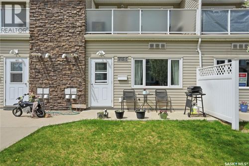 705-1022 Hampton Cir, Saskatoon, SK, S7R0K3 | Card Image