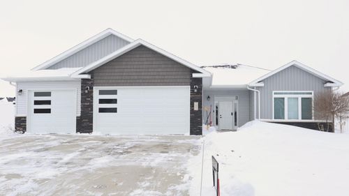 7441 15th St S, Fargo, ND, 58104-7721 | Card Image