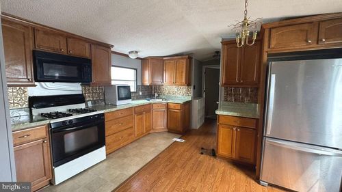 35 Rockywood Ln, Essex, MD, 21221-3247 | Card Image