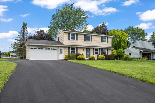 80 Maple Hill Farm Rd, Penfield, NY, 14526-1710 | Card Image