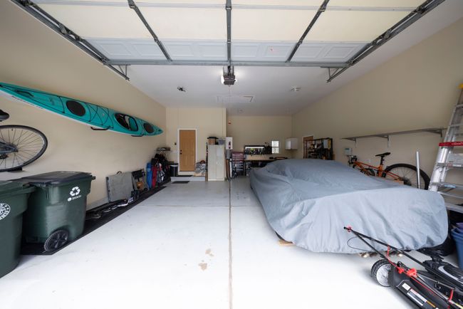 25' deep on right, xtra space, 12' ceiling Garage | Image 57
