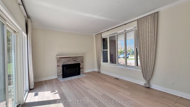 370 Butler St, House other with 4 bedrooms, 2 bathrooms and 6 parking in Niagara on the Lake ON | Image 5