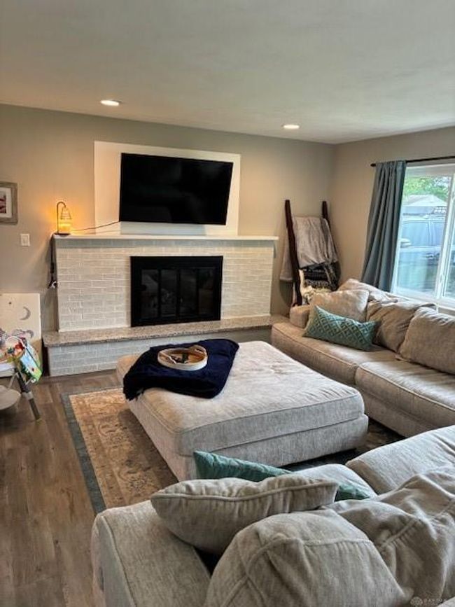 1017 Donson Dr, House other with 3 bedrooms, 2 bathrooms and null parking in Kettering OH | Image 4