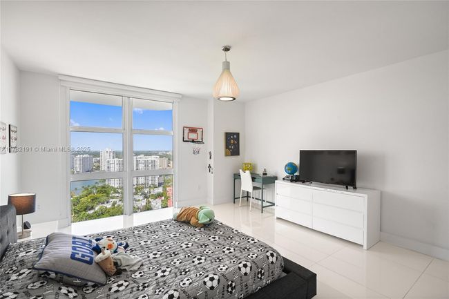 UNIT-2807 - 3301 Ne 183 Rd St, Condo with 3 bedrooms, 4 bathrooms and null parking in Aventura FL | Image 43