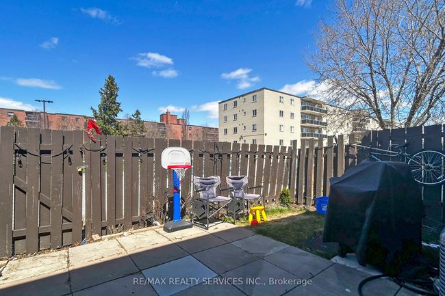 37 - 960 Glen St, Condo with 3 bedrooms, 2 bathrooms and 1 parking in Oshawa ON | Image 27