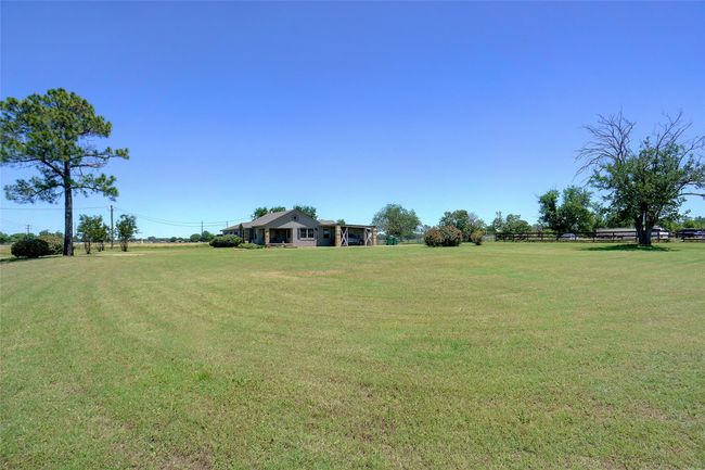 1860 Old Base Rd, House other with 3 bedrooms, 4 bathrooms and null parking in Aurora TX | Image 27